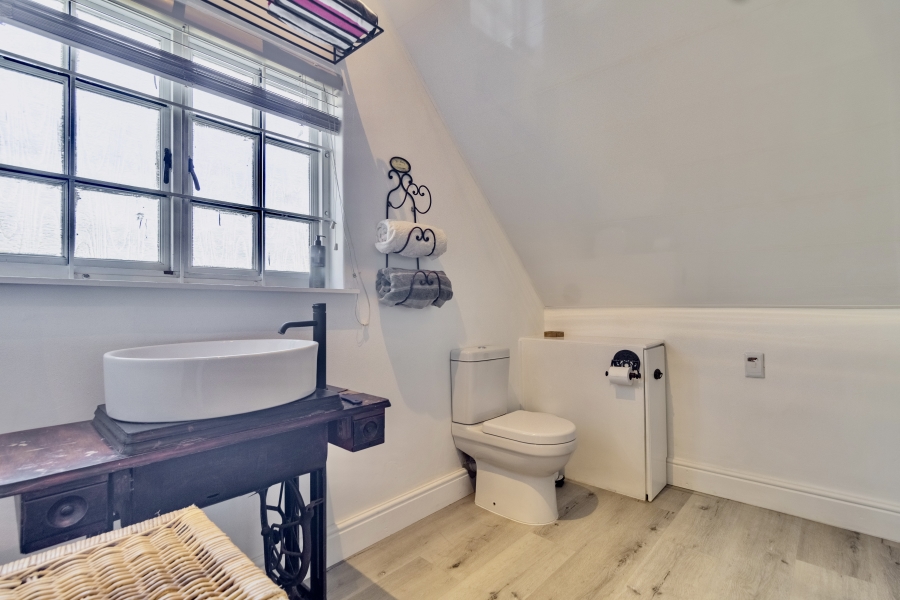 4 Bedroom Property for Sale in Cape Farms Western Cape